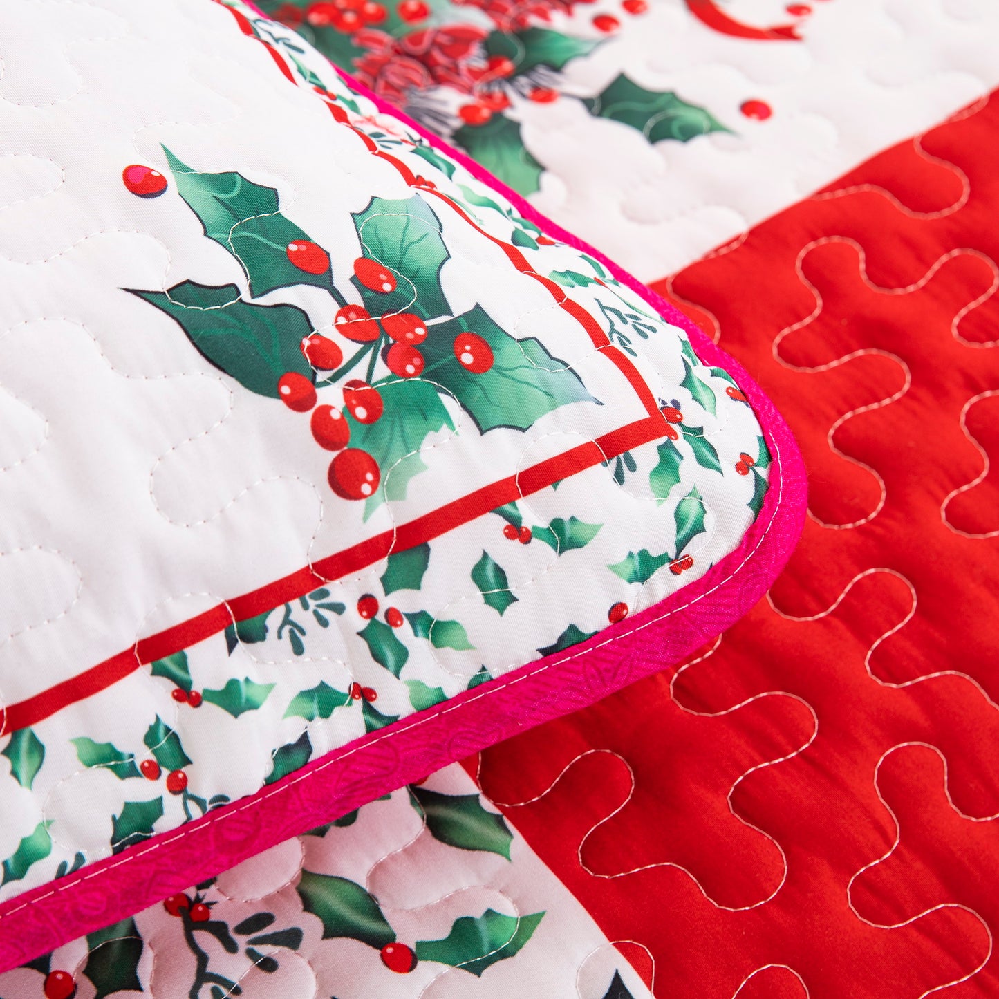 WONGS BEDDING Christmas Style Quilt Set with 2 Pillowcases