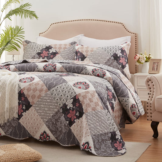 Light Brown Floral Lattice Stitching 3 Pieces Quilt Set with 2 Pillowcases