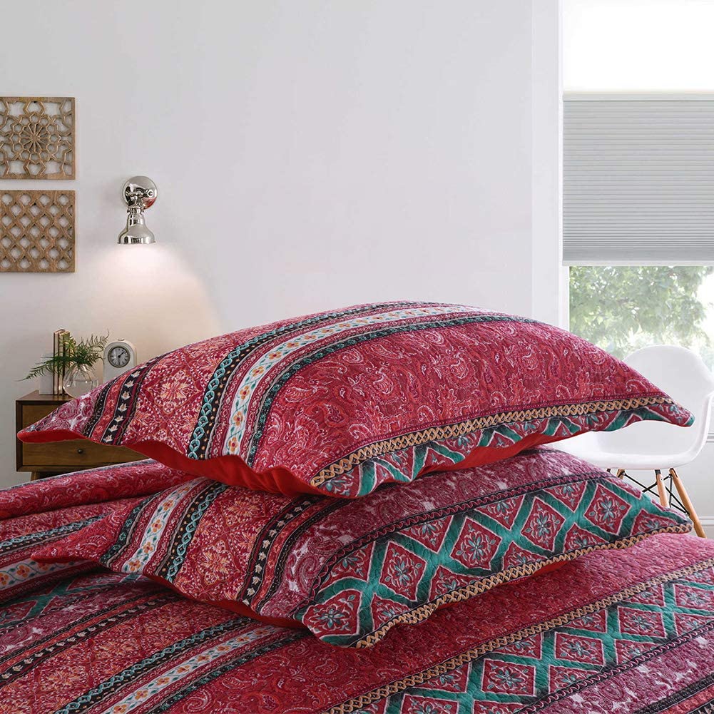 Red Green Striped Pattern Patchwork 3 Pieces Boho Quilt Set with 2 Pillowcases