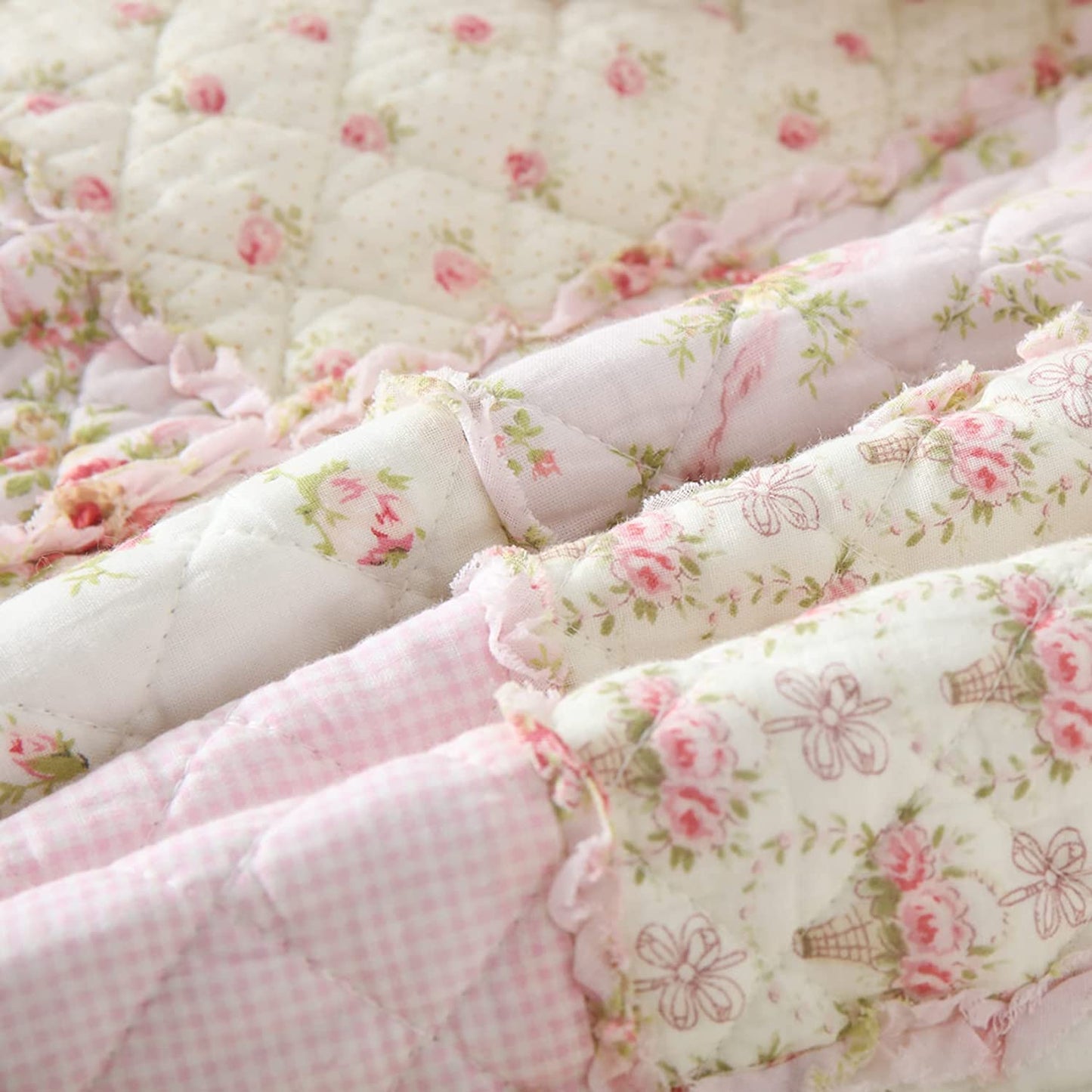 B Quilt Set - Bed Bath & Beyond - 2279390  Colchas de flores, Mantas  simples, Patchwork