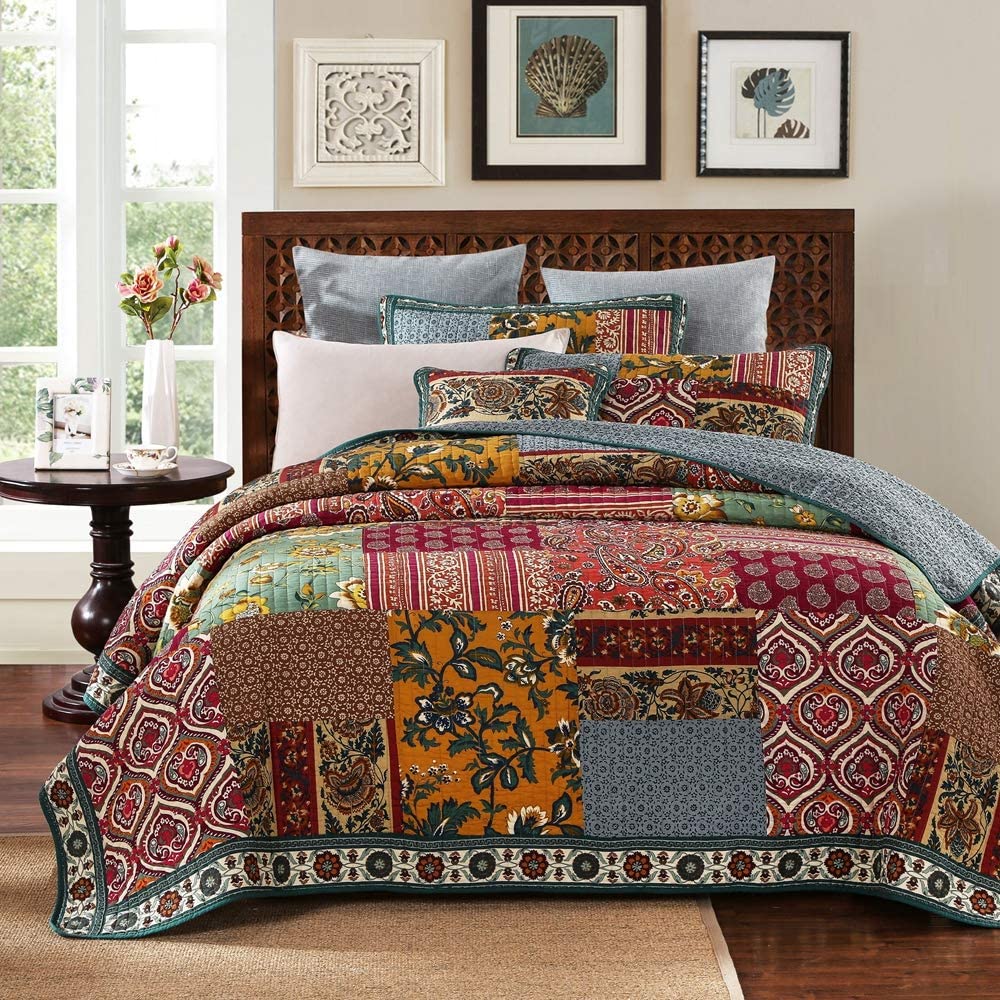 Tradition Bohemian 3 Pieces Quilt Set with 2 Pillowcases