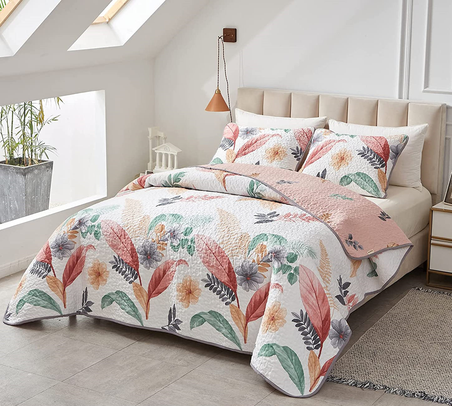 Pure Cotton Pink Leaves Flowers Printed on White Breathable Floral Quilt 3 Pieces Quilt Set with 2 Pillowshams