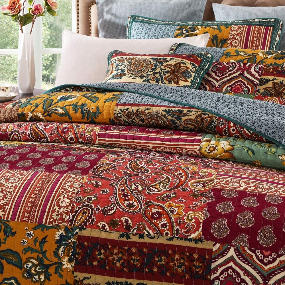Tradition Bohemian 3 Pieces Quilt Set with 2 Pillowcases