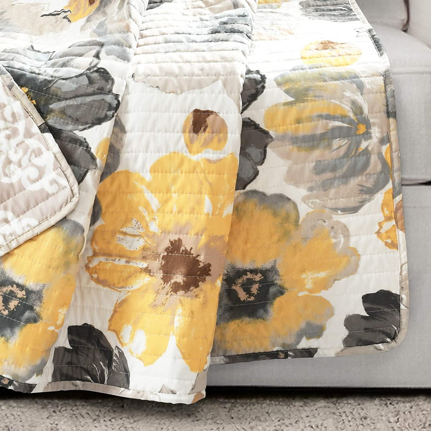 Yellow & Gray Splash-Ink Painting Floral Patchwork 3 Pieces Quilt Set Coverlet with 2 Pillowcasess