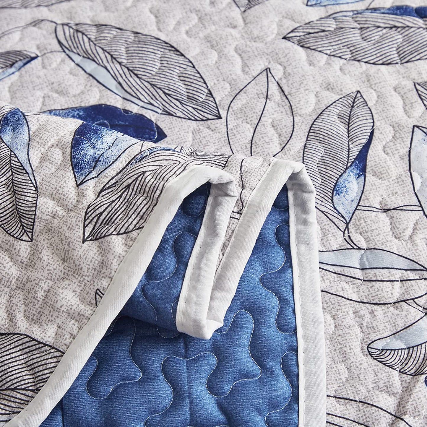 Botanical Blue Leaves on Light Gray Reversible Design 3 Pieces Quilt Set with 2 Pillowcases