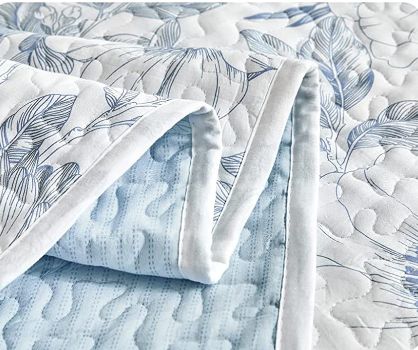 Floral Cotton Quilt Set 3 Pieces Light Blue Flowers on White Botanical Design Bedding Set
