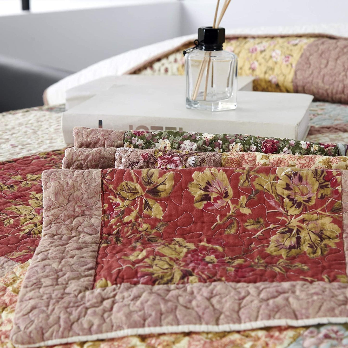 Pure Cotton Bohemian with Decorative Floral Print Patchwork Design 3 Pieces Quilt Set with 2 Pillowcases
