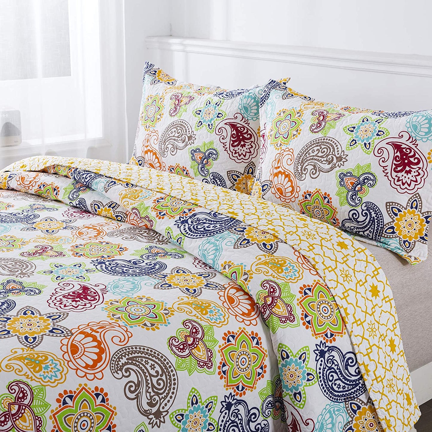 Colorful Flower Print 3 Pieces Quilt Set With 2 Pillow Shams