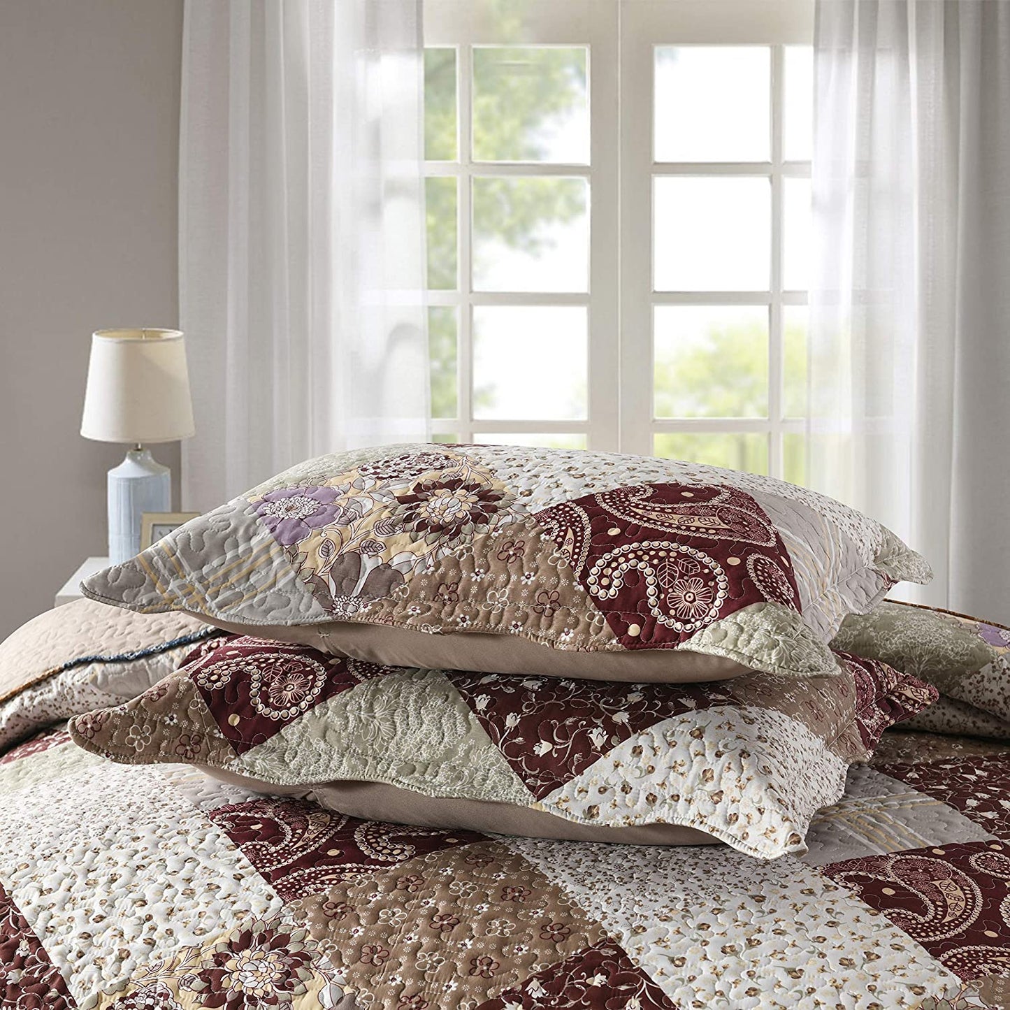 Patchwork Brown Floral Patchwork Brown 3 Pieces Quilt Set With 2 Pillowcases