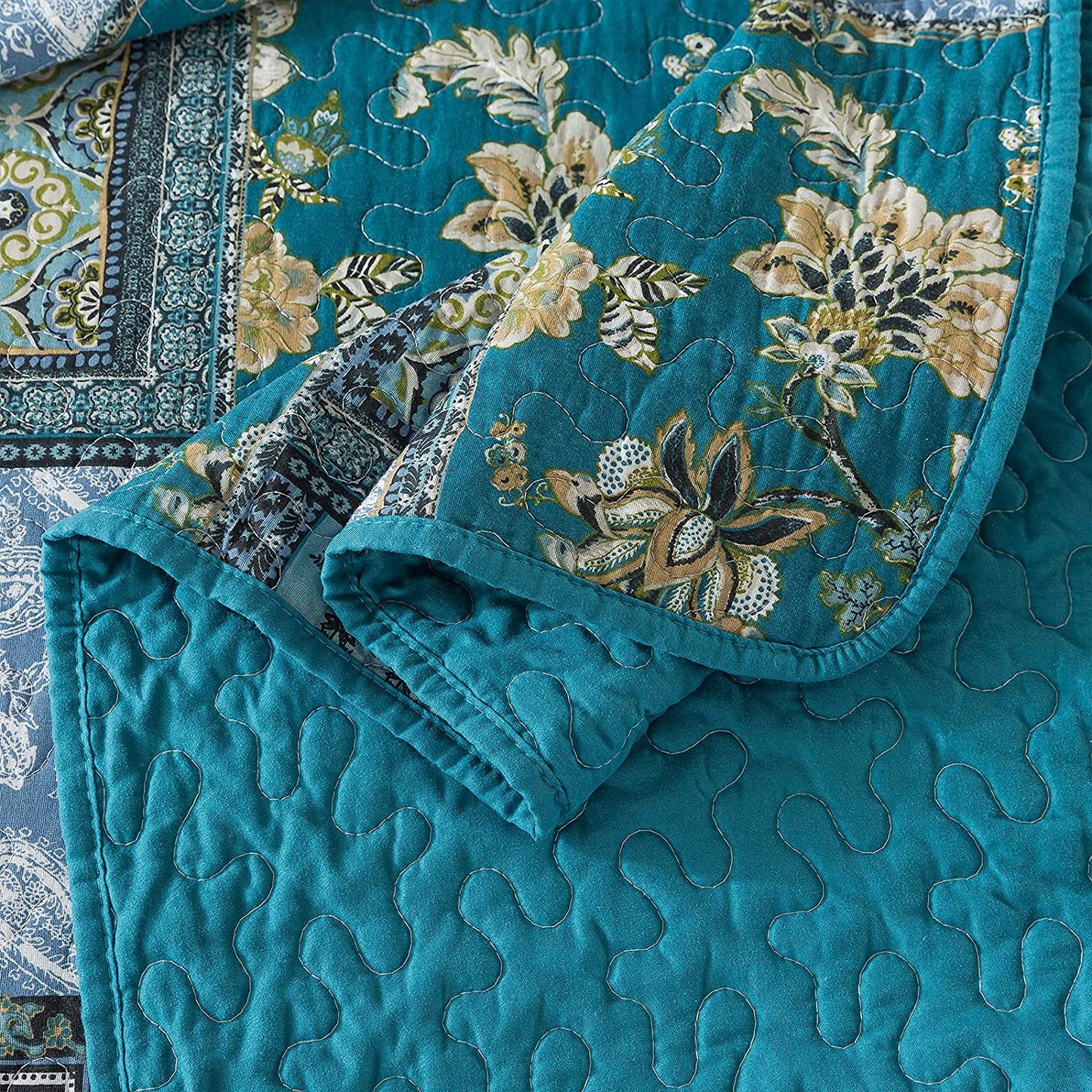 Pure Cotton Floral Paisley Pattern Quilt Set 3 Pieces Coverlet Set with 2 Pillowcases