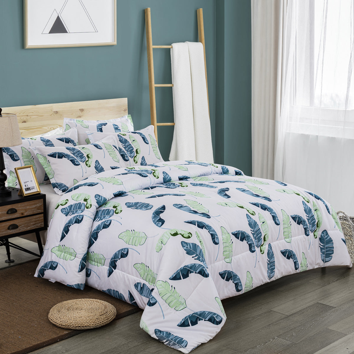 Green and Blue Feathers Printed Comforter Set with 2 Pillowcases