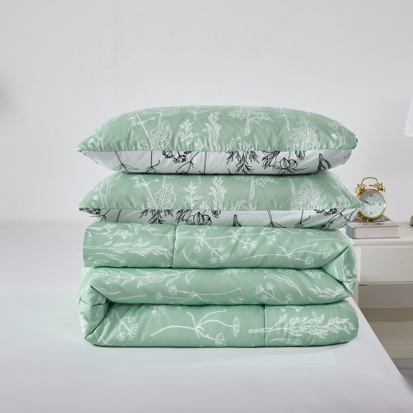 Green and White Reversible Floral Sage Green Comforter Set 3 Pieces Flowers Plants Bed Set with 2 Pillow Shams