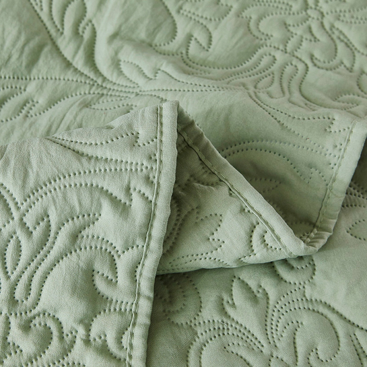 Light Green Embossed Patterns 3 Pieces Quilt Set with 2 Pillowcases