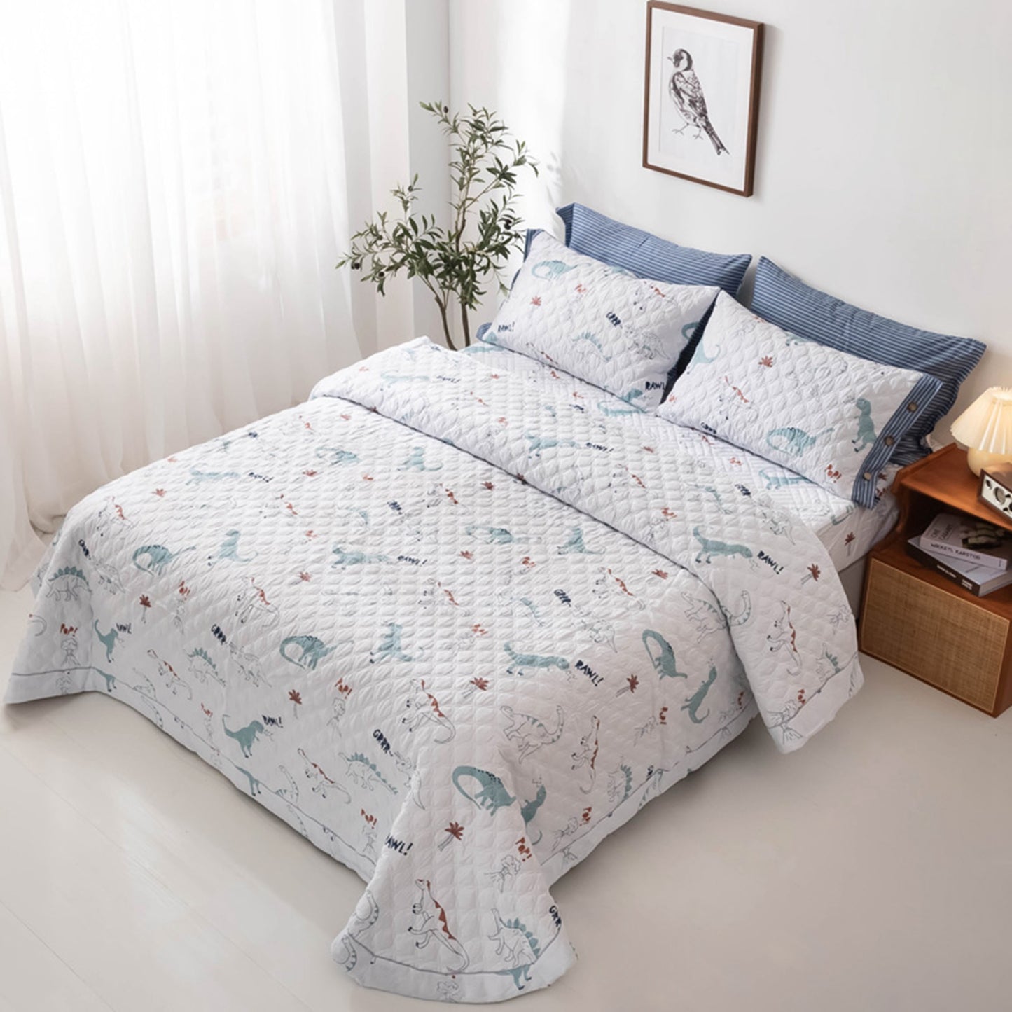 Pure Cotton Little Dinosaur Pattern 3 Pieces Quilt Set with 2 Pillowcases