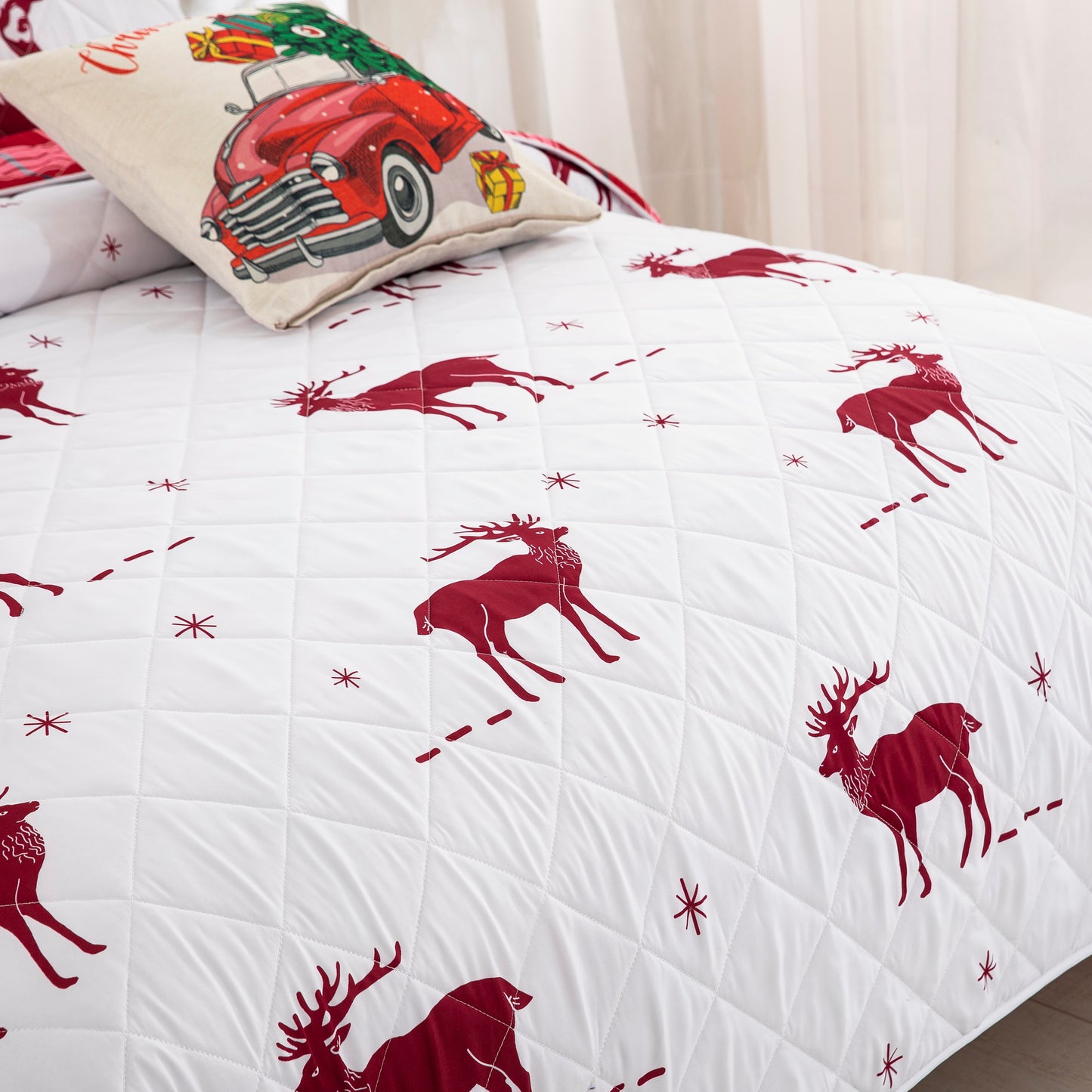 Christmas Elk Double-sided Pattern Christmas Style Quilt Set with 2 Pillowcases