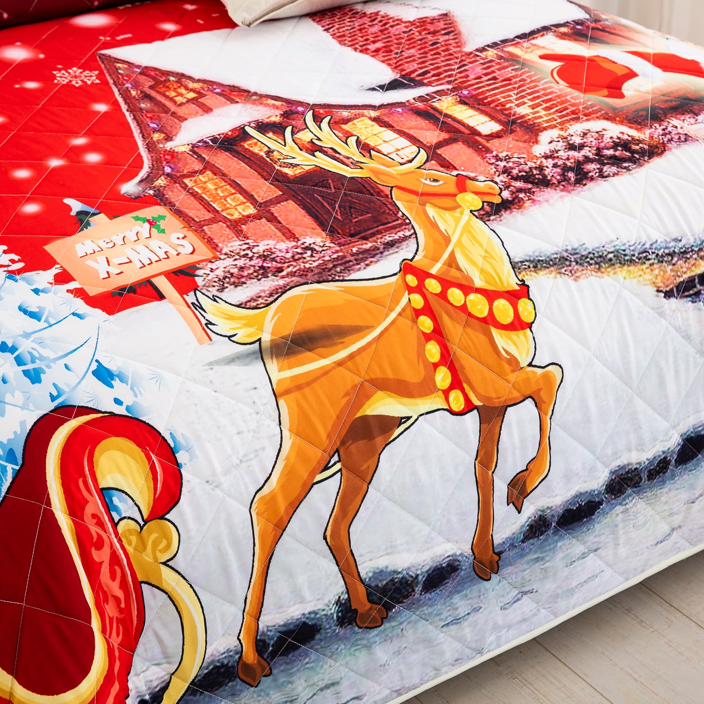 Santa Claus Christmas Style Quilt Set with 2 Pillowcases