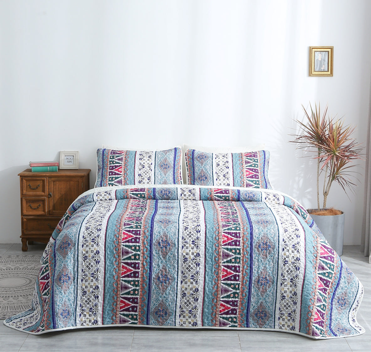 Blue Bohemian All-season 3 Pieces Quilt Set with 2 Pillowcases