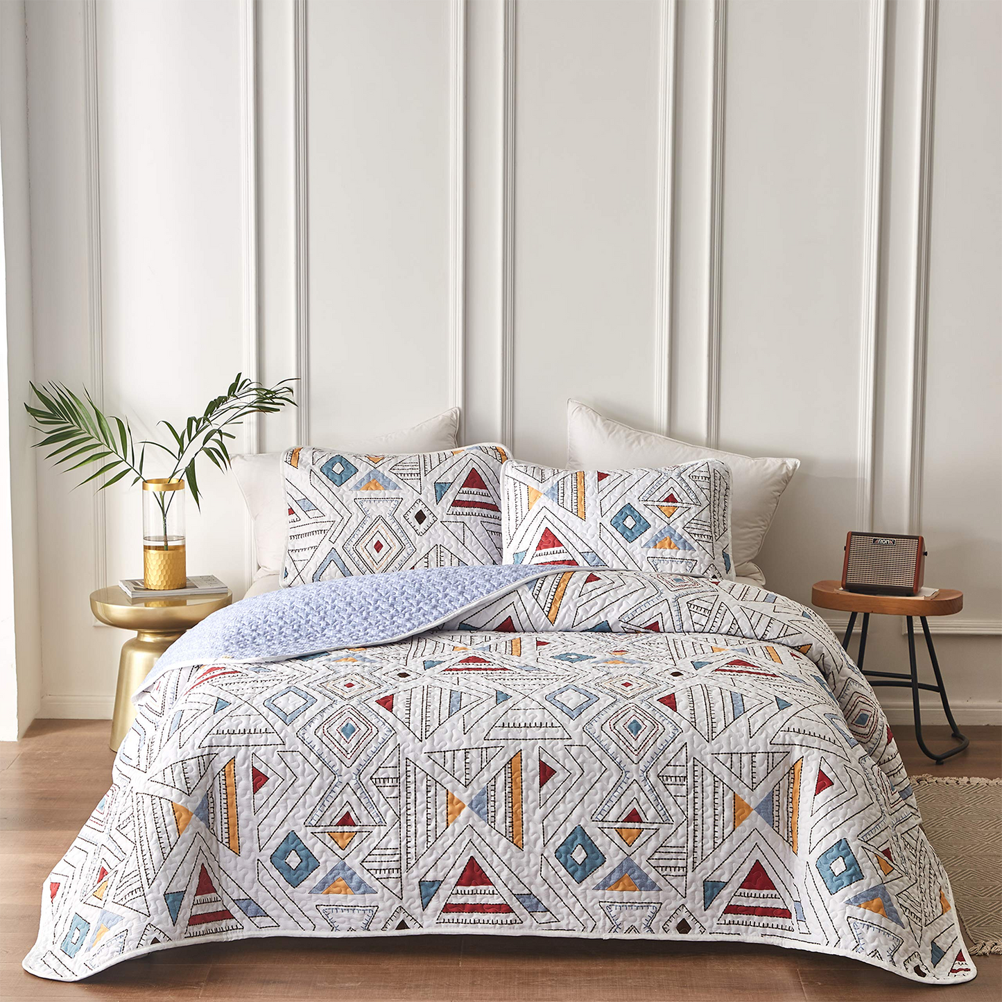 Triangular Geometric Pattern 3 Pieces Quilt Set with 2 Pillowcases