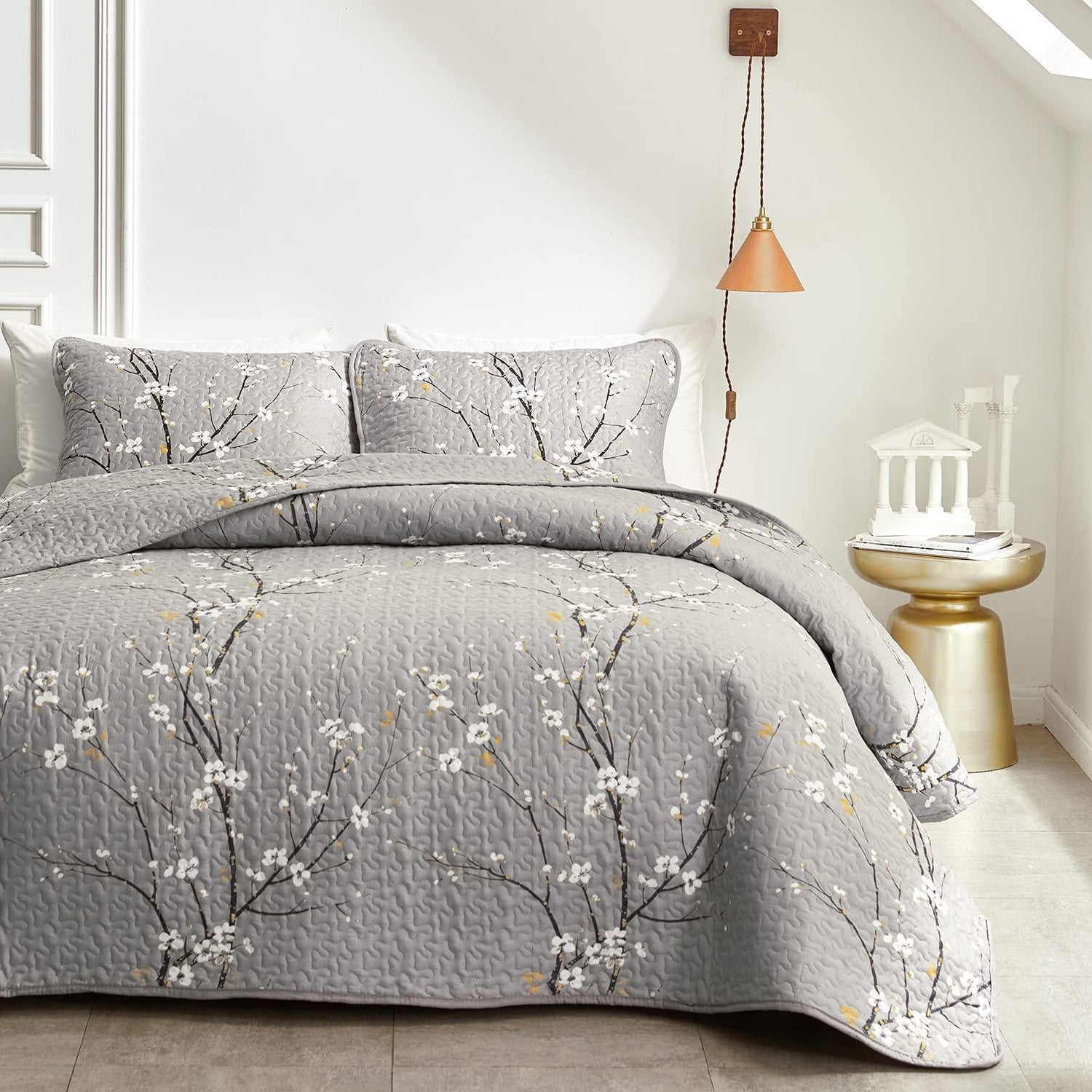White flowers 3 Pieces Quilt Set Coverlet with 2 Pillowcases for all seasons - Wongs bedding