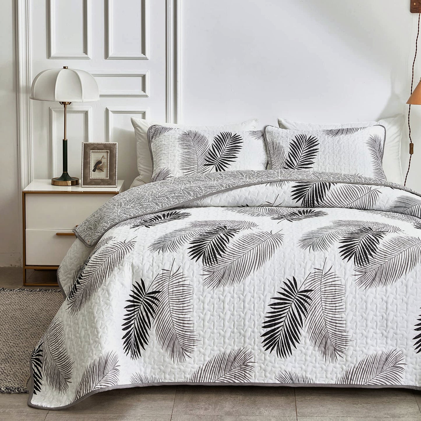 Grey Feather Pattern 3 Pieces Quilt Set with 2 Pillowcases