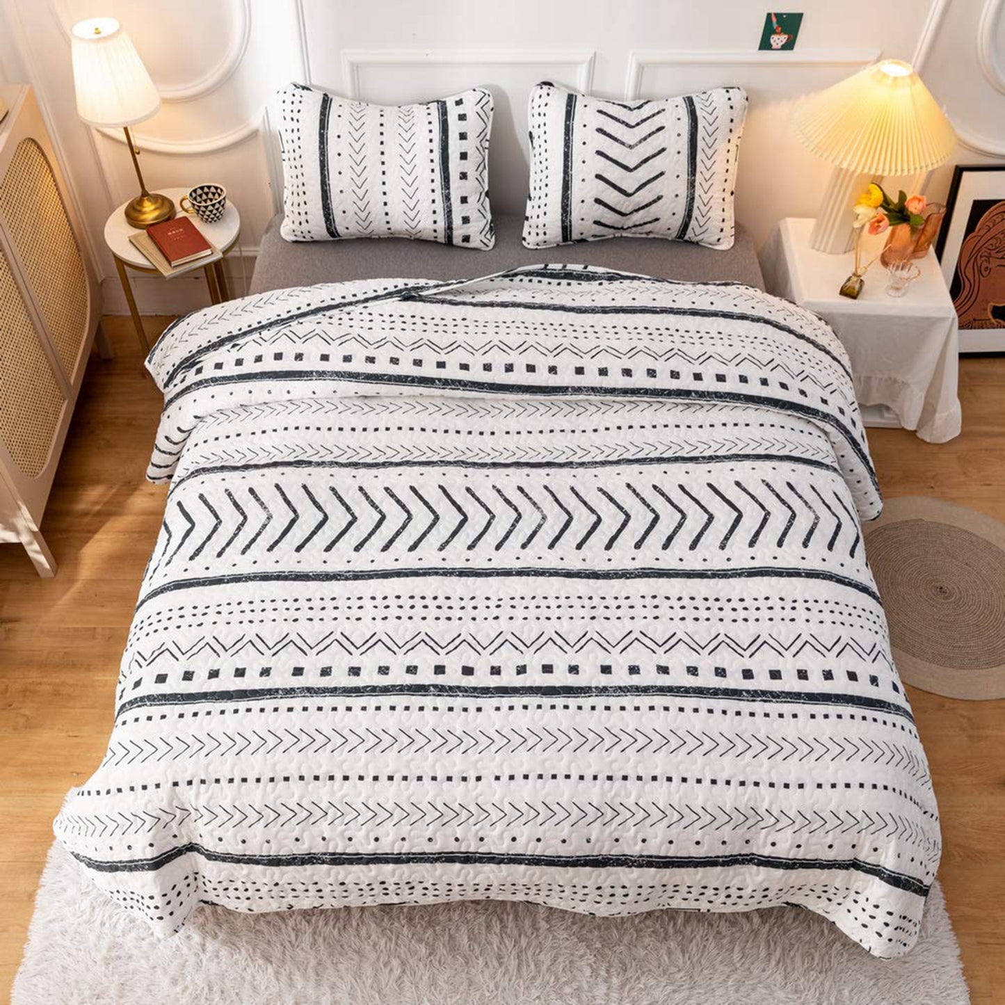 Dotted Stripe Bohemian Style 3 Pieces Quilt Set with 2 Pillowcases