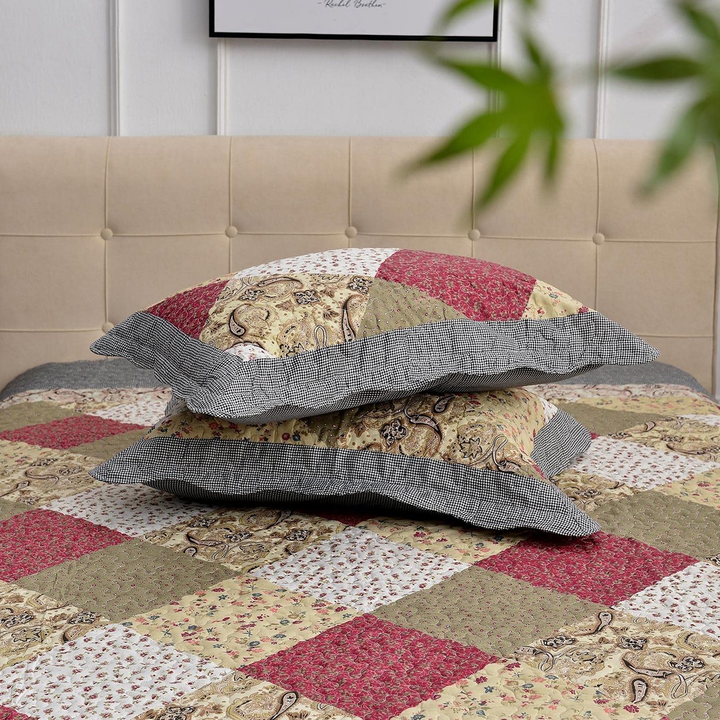 Patchwork 3 Pieces Quilt Set With 2 Pillowcases for all seasons
