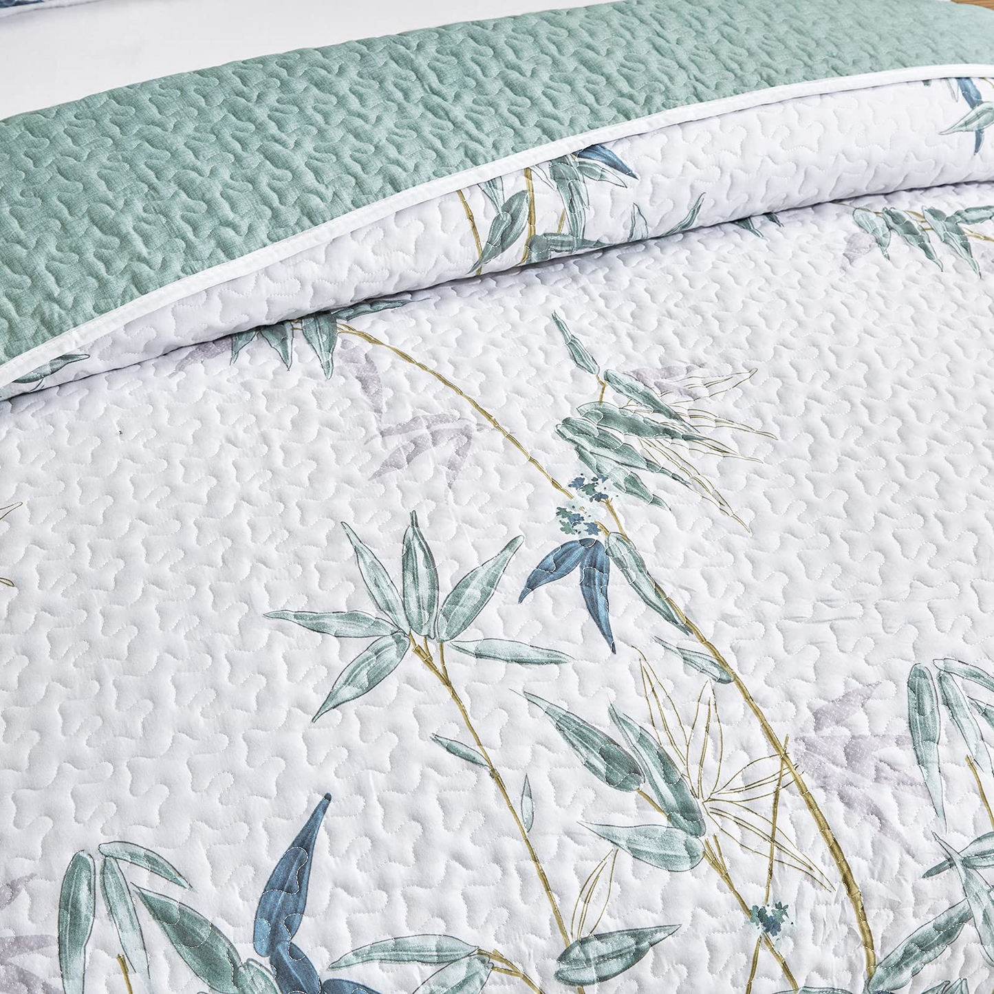 Green Leaves Printed on White Reversible Botanical Bedspread 3 Pieces Quilt Set with 2 Pillowshams