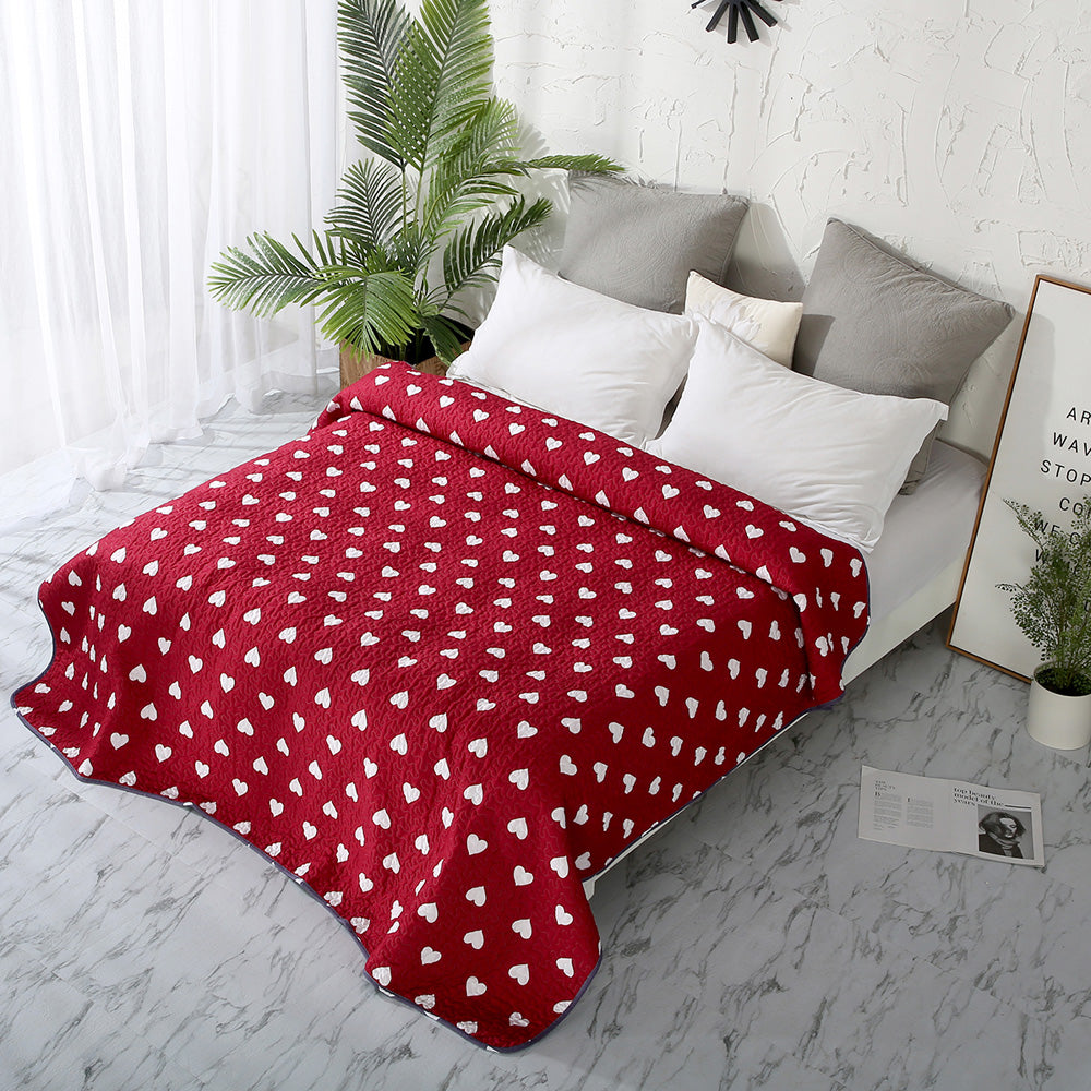 Christmas Element Red Quilt Set with 2 Pillowcases