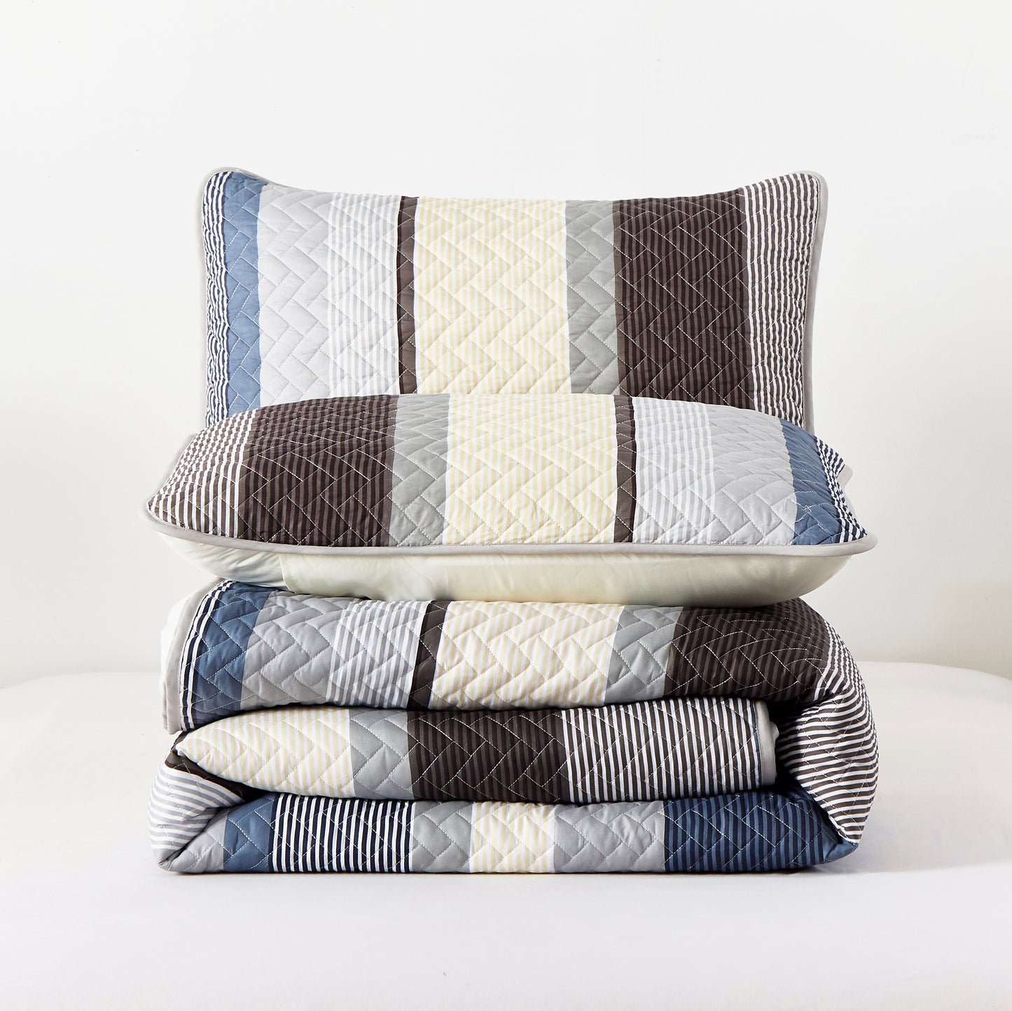 Stripe Color Block Stitching 3 Pieces Quilt Set with 2 Pillowcases
