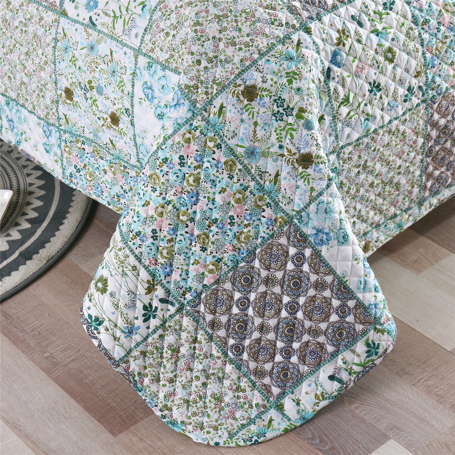 WongsBedding Green Floral Patchwork Quilt Bedspread Sets 3 Pieces Quilt Set With 2 Pillowshams