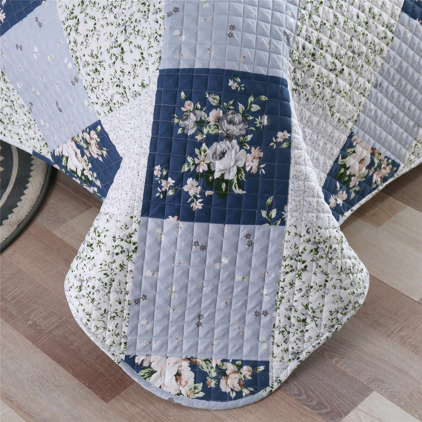 White and Blue Stitching 3 Pieces Quilt Set with 2 Pillowcases