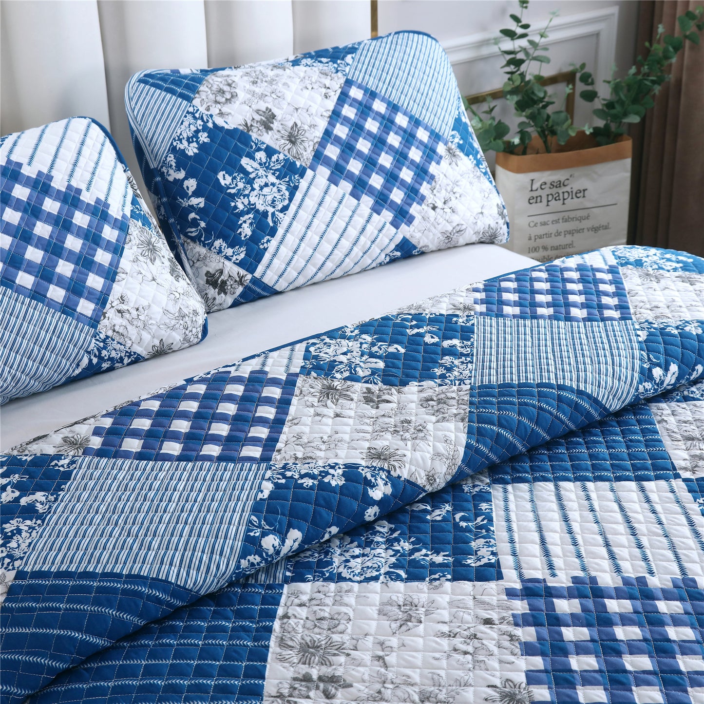 Blue Line Lattice Flower Splicing 3 Pieces Quilt Set with 2 Pillowcases