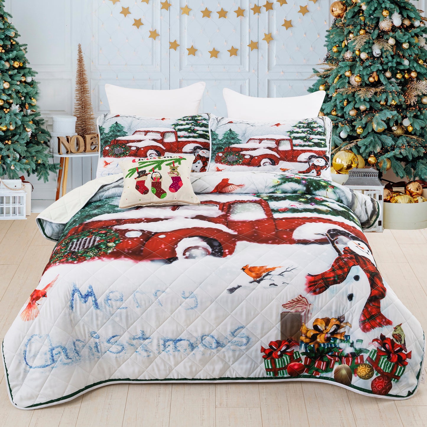 Christmas Holiday Design Quilt Set with 2 Pillowcases